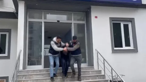 İstanbul'da Eşini Bıçaklayarak Öldürdü