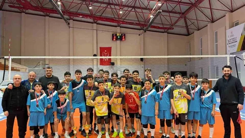 Küçük Erkekler Voleybol Süper Ligi Sonuçlandı