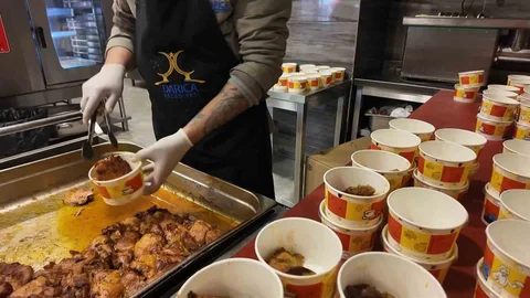 Darıca'da Ramazan'da Sıcak Yemek Dağıtımı