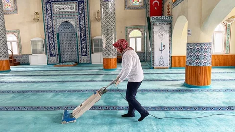 Bodrum'da Camiler İçin Ramazan Temizliği