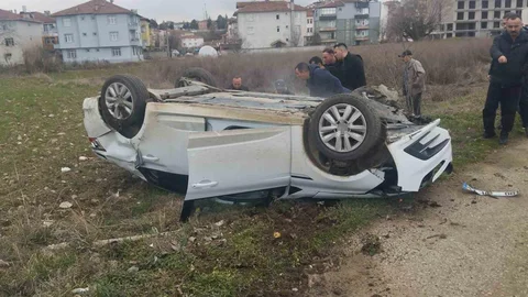 Kastamonu'da Elektrik Direğine Çarpma Kazası