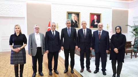 Hekimsen Heyeti Bakan Memişoğlu ile Görüştü