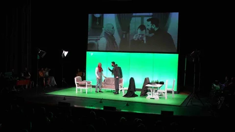 Bursa'da 'Adiller' Tiyatro Oyunu Prömiyeri Yapıldı