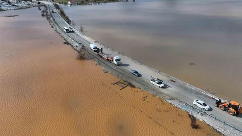 Fethiye'de Su Baskını Nedeniyle Ulaşım Kontrollü Sağlanıyor