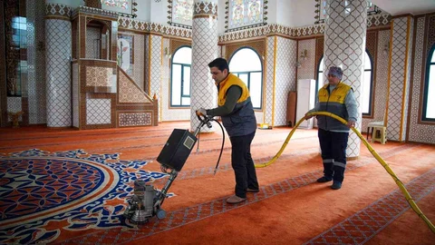 Aliağa'da İbadethane Temizliği Başladı