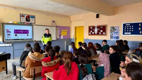 Muş'ta Öğrencilere Trafik Eğitimi Verildi