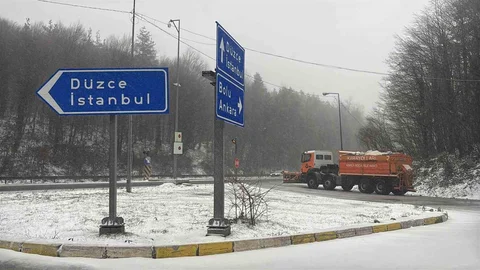 Bolu Dağı'nda Kar Yağışı Etkili Olmaya Başladı