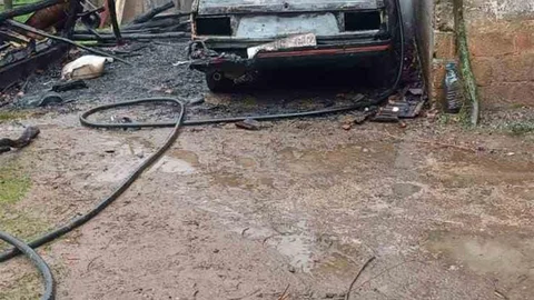 Sakarya'da Park Halindeki Araçta Yangın