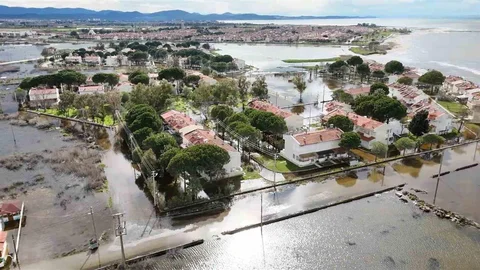 Burhaniye'de Su Baskınları Yaşandı