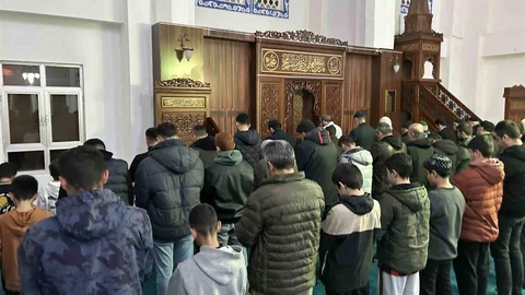 Van'da Ramazan Teravih Namazı Kılındı