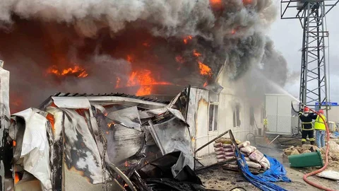 Hatay'da Konteyner Yatakhanede Yangın Çıktı