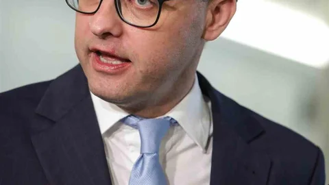 Polonya'da Eski Bakan Yardımcısına Tutuklama Emri