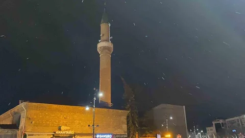 Bolu'da Kar Yağışı Devam Ediyor