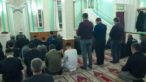 Karapınar'da Teravih Namazı Kılındı