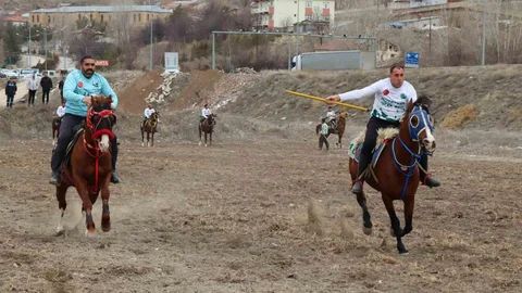 Tercan'da Cirit Coşkusu Yaşandı