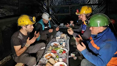 Zonguldak'ta Madenciler İlk Sahur Heyecanını Yaşadı