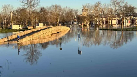 Edirne Kırkpınar Meydanı Su Altında Kaldı