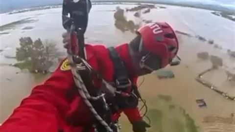 Aydın'da Taşkında Mahsur Kalan Vatandaş Kurtarıldı