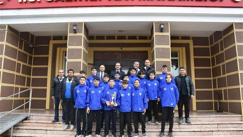 Salihli'de Şampiyon Sporcular Ağırladı