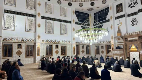 Beyağaç Çarşı Camisi İbadete Açıldı