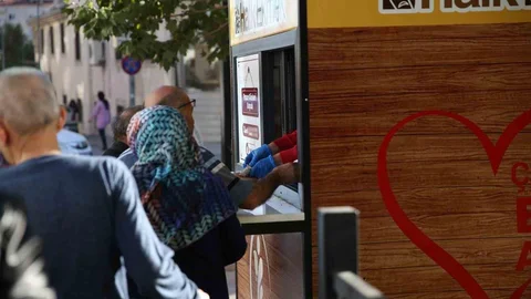 Merkezefendi'de Halk Ekmek Büfeleri Açık