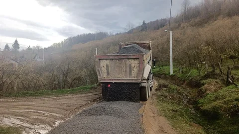 Düzce'de Köy Yollarında Çalışmalar Devam Ediyor