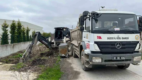 Su Kanalları Temizleniyor Düzce'de