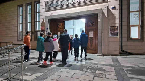 Talas'ta Camiler Çocuklarla Şenleniyor
