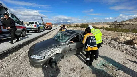 Karaman'da Takla Atan Araçta Yaralı Var