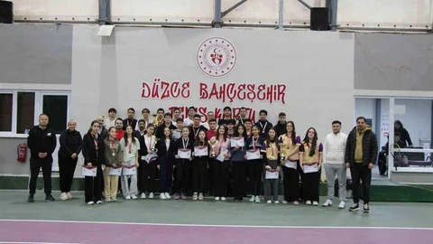 Düzce'de Tenis Şampiyonları Belli Oldu