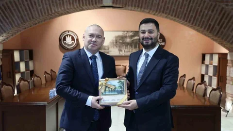 Kâğıthane'de Başkan Öztekin İstişarelerde Bulundu