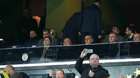 Fenerbahçe'nin UEFA Maçını Bakan İzledi