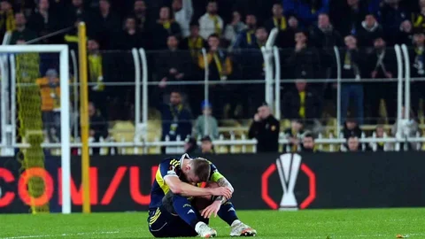 Milan Skriniar Sakatlandı, Maçı Terk Etti