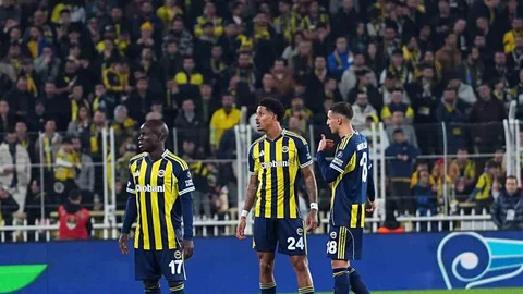 Jayden Oosterwolde ve Fred Cezalı Duruma Düştü