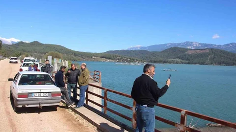 Alakır Barajı Taştı, Üreticiler Sevindi