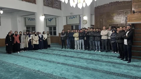 Çermik’te Öğrenciler ve Öğretmenler Teravihde Buluştu