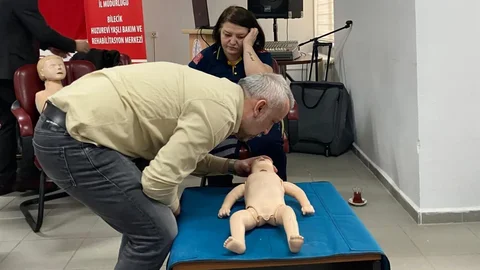 Bilecik'te Huzurevi Personeline İlk Yardım Eğitimi