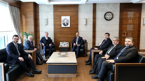 Başkan Büyükkılıç, Bakan Kacır ile Görüştü