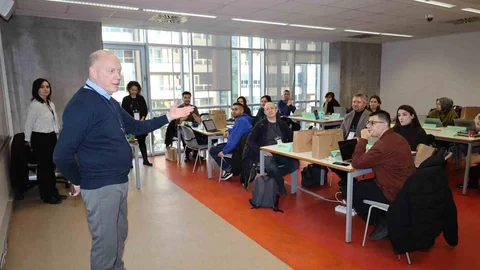 İzmir'de Yapay Zeka ile Eğitim İmkanları