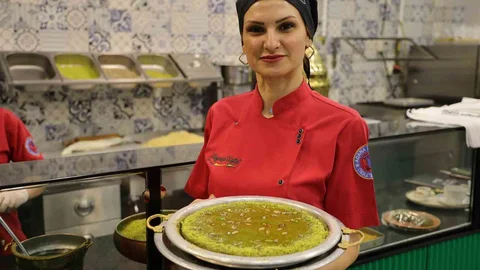 Fıstık Ezmeli Künefe Adana'da Yoğun İlgi Görüyor