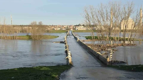 Edirne'de Tunca Nehri'nde Alarm Durumu