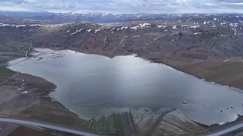 Sivas'ta Bingöl Gölü Yeniden Su Tutuyor