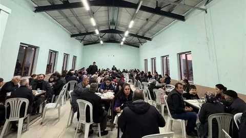 Burhaniye'de Toplu İftar Geleneği Sürüyor