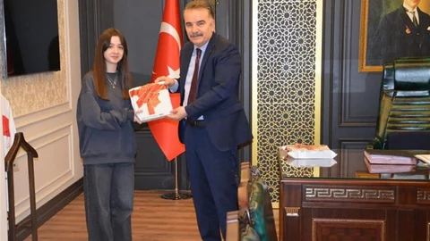 TÜBİTAK Şampiyonları Kaymakam Odabaş'ı Ziyaret Etti