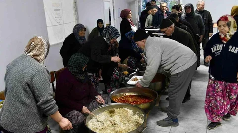 Başkan Şehirli Ramazan İftarında Komşularıyla Buluştu