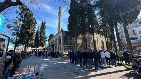 Samsun'da Cuma Namazı Yoğunluğu