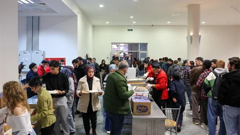 OMÜ'de Ramazan İftar Sofrası Kuruldu