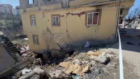 Adıyaman'da Heyelan Sonucu İki Ev Hasar Gördü