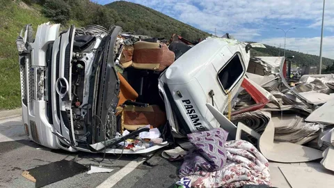 Kocaeli TEM Otoyolu'nda İki Tır Kazası