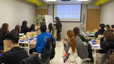 İstanbul'da Öğrencilere Ekonomi Atölyeleri